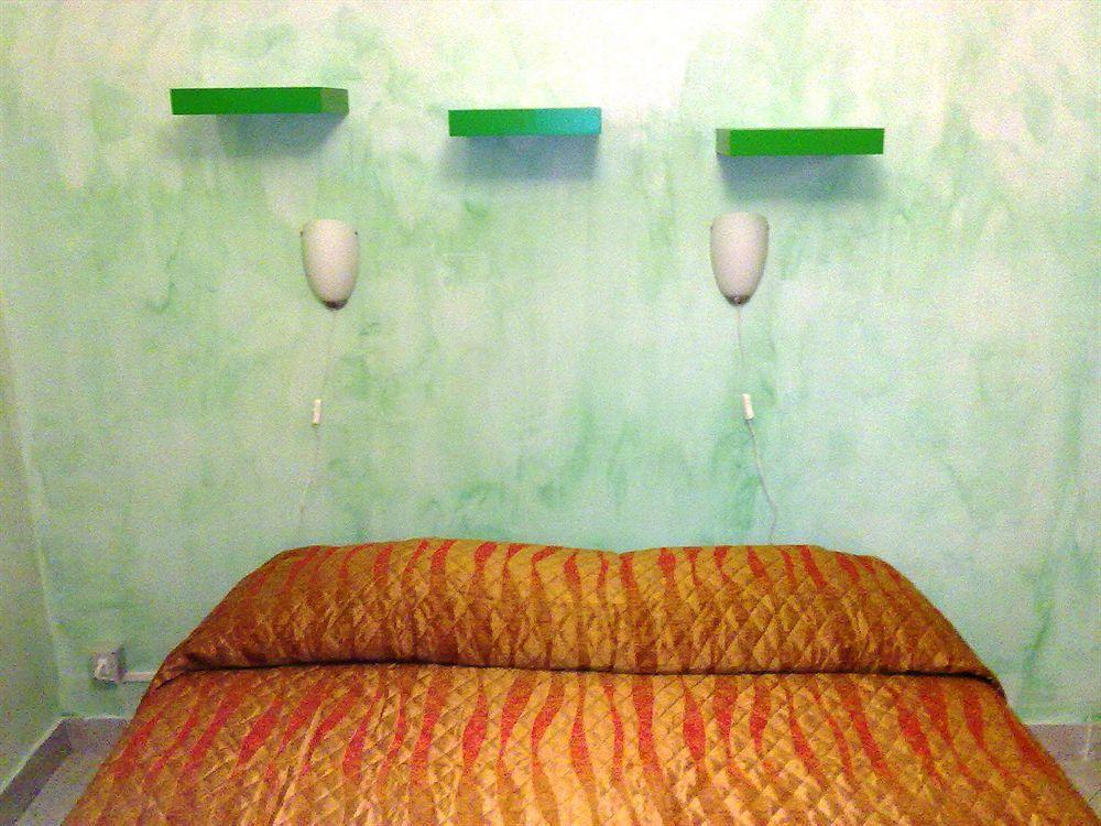 Gigi Holiday Rooms โรม ภายนอก รูปภาพ