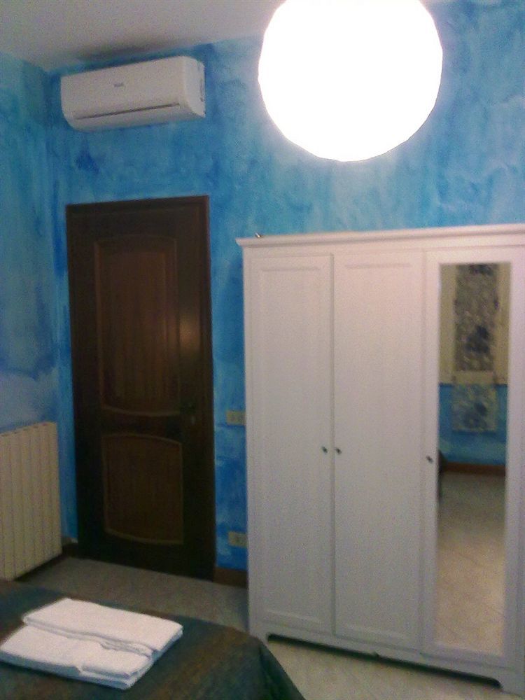Gigi Holiday Rooms โรม ภายนอก รูปภาพ