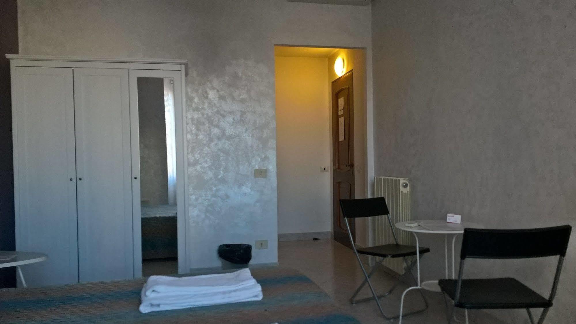 Gigi Holiday Rooms โรม ภายนอก รูปภาพ