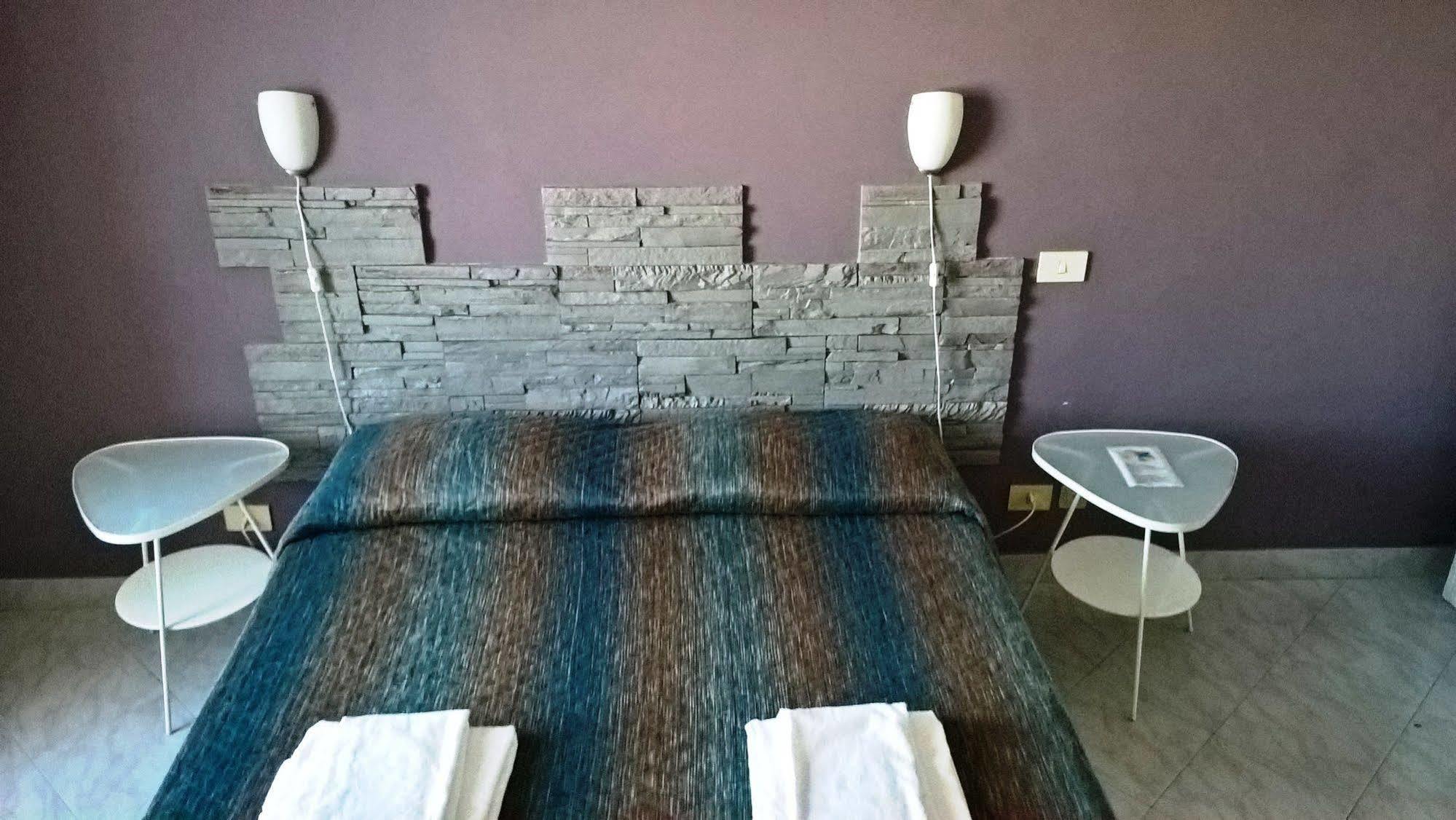 Gigi Holiday Rooms โรม ภายนอก รูปภาพ