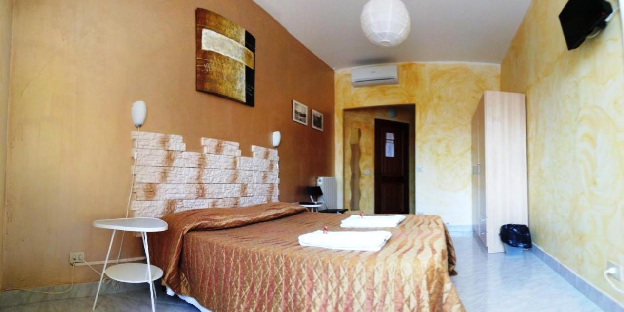 Gigi Holiday Rooms โรม ภายนอก รูปภาพ